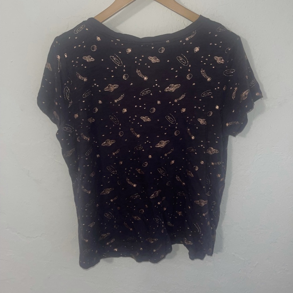 Torrid metallic galaxy print v neck pocket tee - Picture 5 of 6